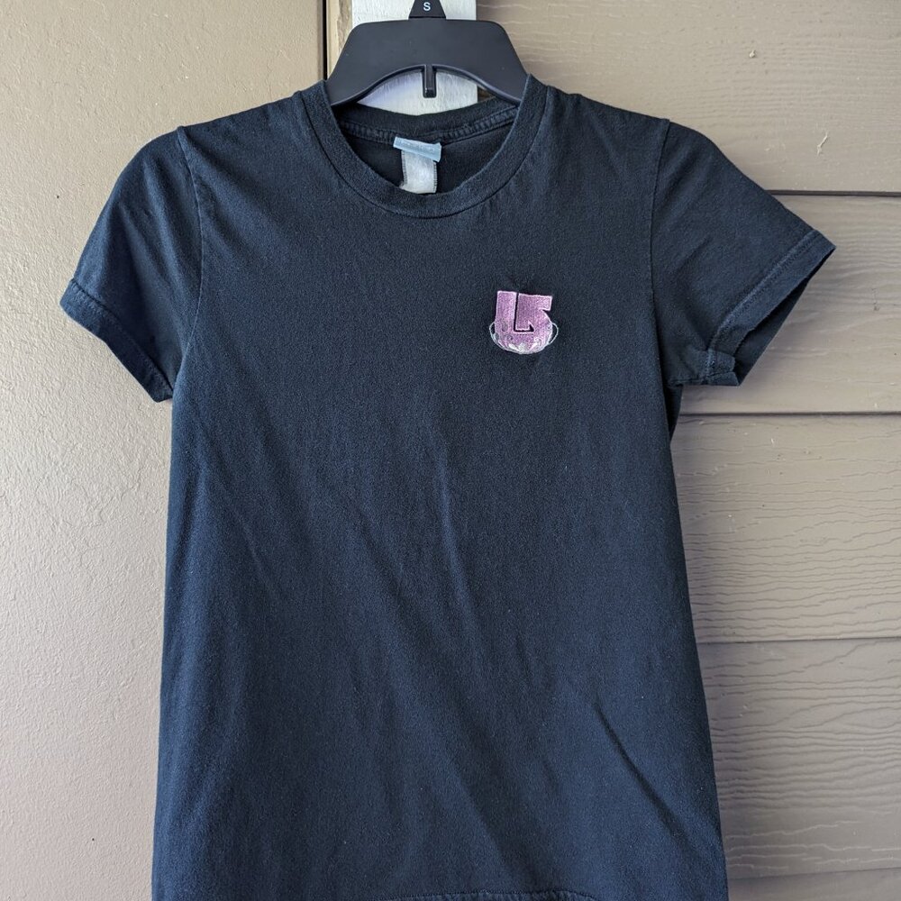Womens Burton short sleeve Tshirt. Size small
